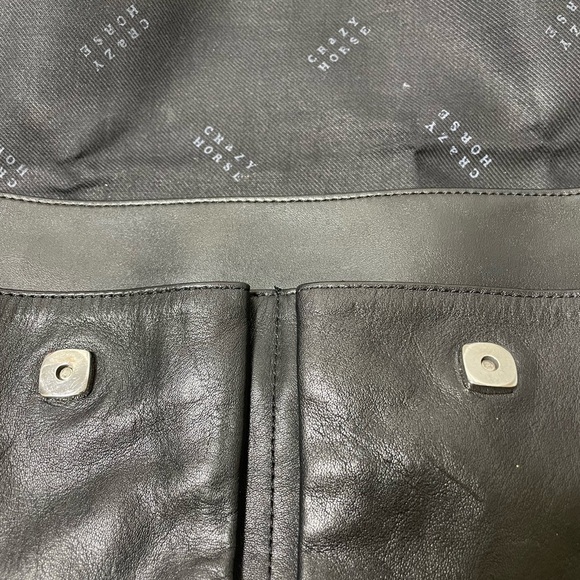 Crazy Horse by Liz Claiborne Genuine Leather Shoulder Bag. - Picture 4 of 14